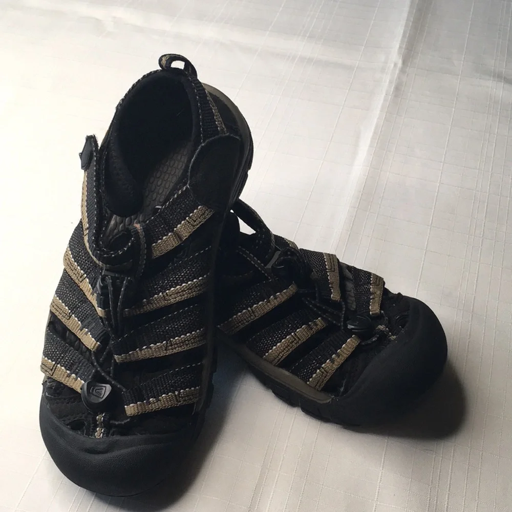 Keen Newport H2 waterproof sandal Black and Tan
